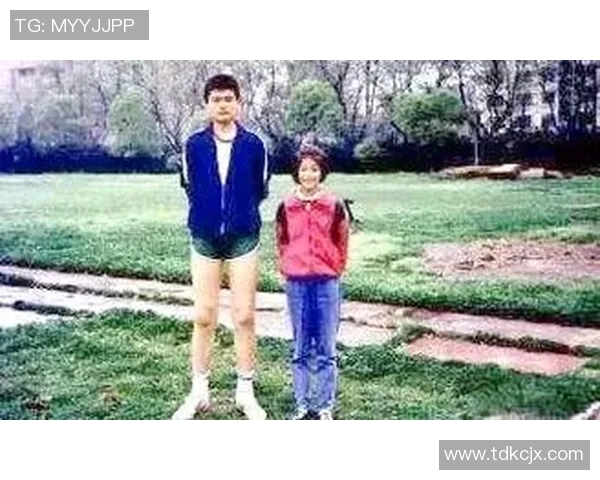 姚明小学时期的奋斗与成长故事:从篮球少年到世界巨星的启航之路 姚明小学时期的奋斗与成长故事:从篮球少年到世界巨星的启航之路