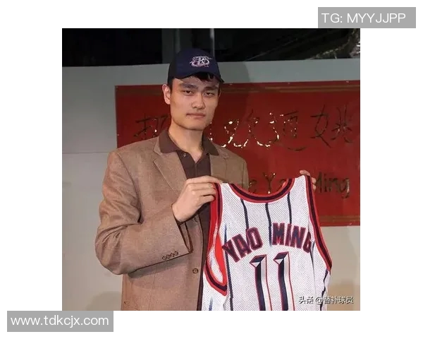 姚明篮球解说:从球场传奇到解说员的精彩转型与深刻见解 姚明篮球解说:从球场传奇到解说员的精彩转型与深刻见解