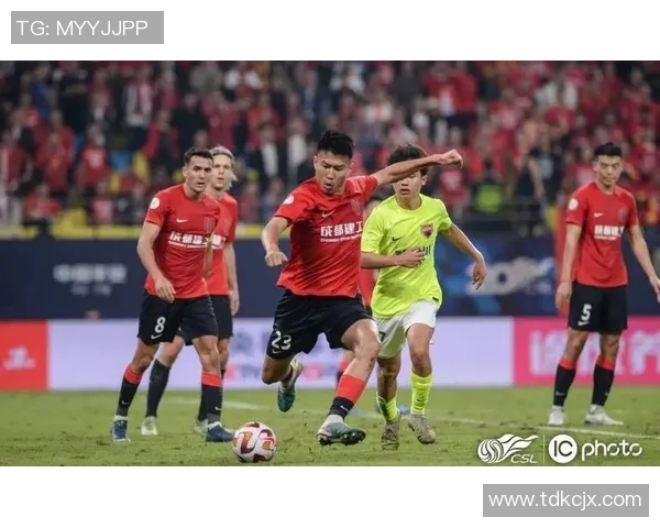 成都篮球队耐力变革引发热议球迷期待新赛季精彩表现与突破